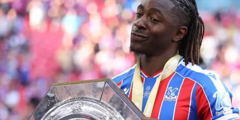 Sự nghiệp của tiền vệ Eberechi Eze