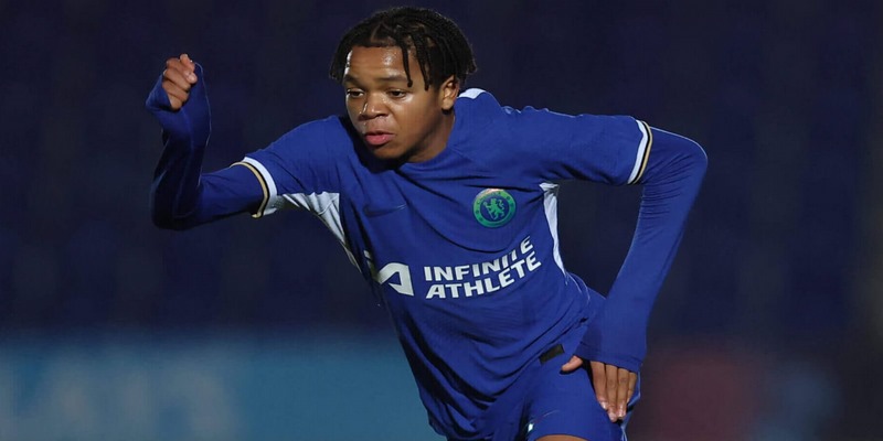 Thông tin cơ bản về tiền vệ trẻ Rio Ngumoha